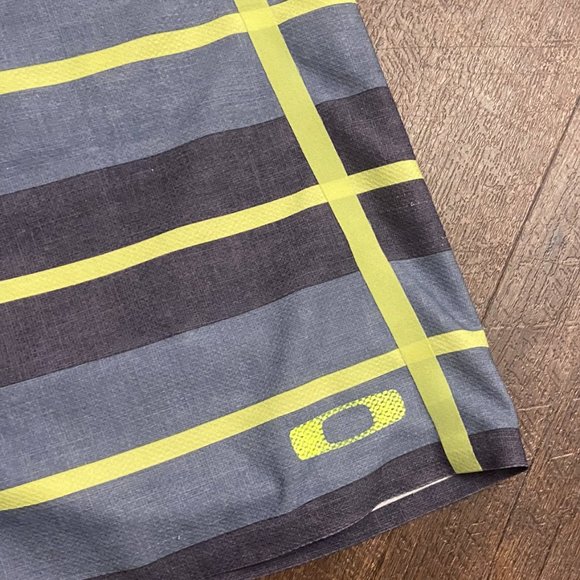 Oakley Hydrofuse Boardshorts - Size 32 - Picture 6 of 6